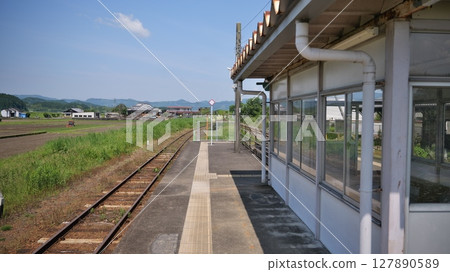 宮崎縣蝦野市蝦野站月台 127890589