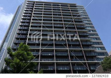 Harajuku streetscape 127892410