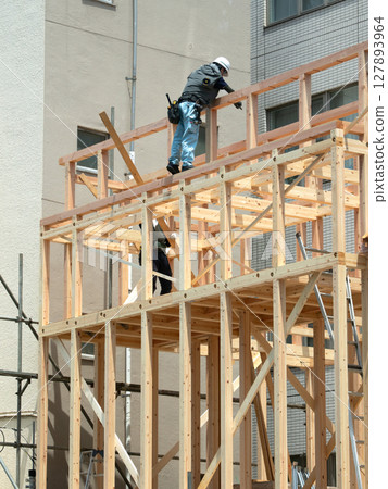 木屋建造工程 127893964