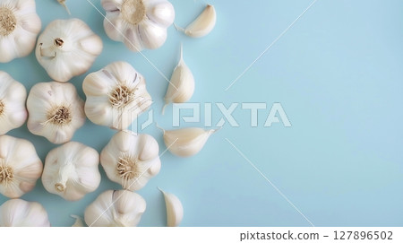 Garlic seasoning for delicious cooking recipe copy space pastel background 127896502