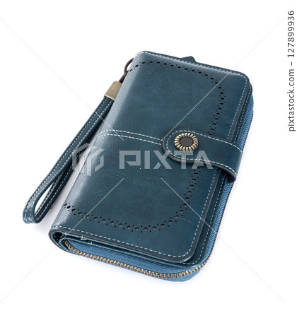 leather purse in studio 127899936
