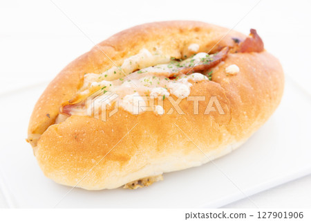 美味的培根馬鈴薯麵包 127901906