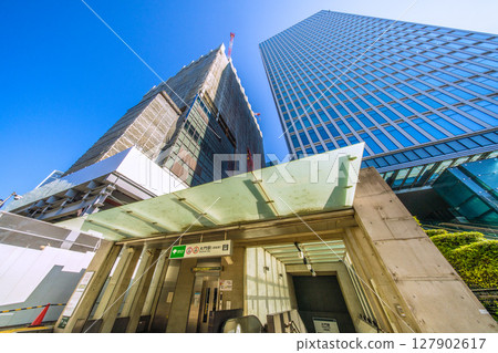 Tokyo cityscape in Japan - Redevelopment of Hamamatsucho Station. Construction of the new World Trade Center Building and terminal building, etc. 127902617