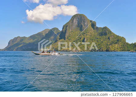 Picturesque rocks in El Nido, Palawan island, Philippines 127906665