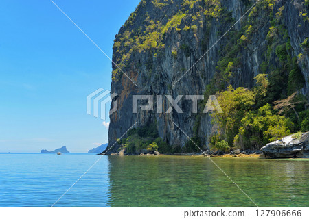 Picturesque rocks in El Nido, Palawan island, Philippines 127906666