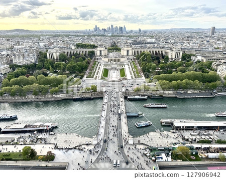 France - Paris Eiffel Tower - Observation Deck France - Paris Eiffel Tower - Observation Deck 127906942