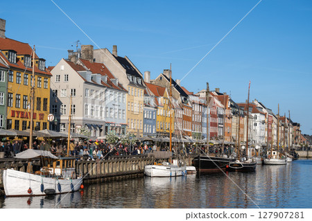 Colorful streetscape of Nyhavn, Copenhagen, Denmark 127907281