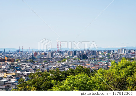 從樽坂公園和宇都山綠色展望台眺望四日市市 從樽坂公園和宇都山綠色展望台眺望四日市市 127912305