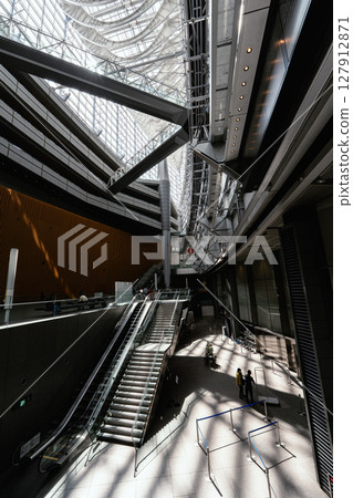 Shadows of the Tokyo International Forum Glass Building 127912871