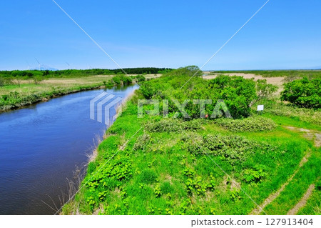 Spectacular views of the Sarobetsu Plains in Hokkaido Spectacular views of the Sarobetsu Plains in Hokkaido 127913404