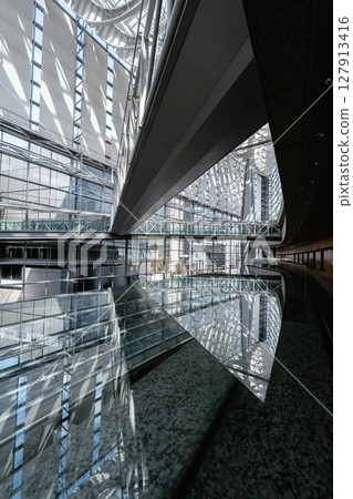 東京國際論壇玻璃大樓三角 127913416