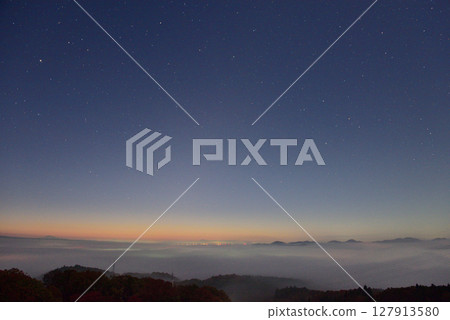 從山王山展望台(塔)眺望日立高原的雲海 從山王山展望台(塔)眺望日立高原的雲海 127913580