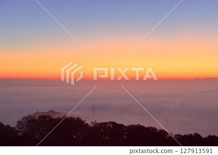 從山王山展望台（塔）眺望日立高原的雲海 127913591