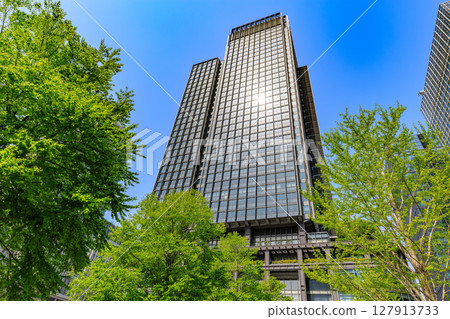 Tokyo Chiyoda Ward Marunouchi cityscape Shin-Marunouchi Building 127913733
