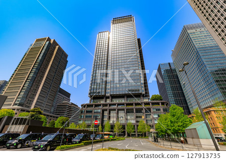Tokyo Chiyoda Ward Marunouchi cityscape Shin-Marunouchi Building 127913735