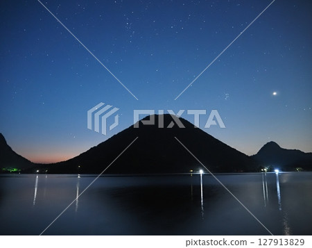 Mount Haruna at dawn in summer (20250629031417) 127913829