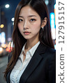 微笑的年輕女商人 127915157
