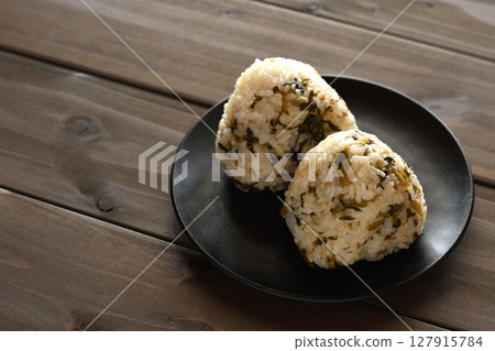 Takana Onigiri 127915784