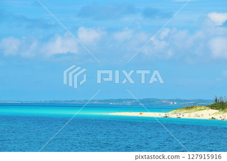 沖繩宮古島與那霸前濱的藍天與大海 127915916