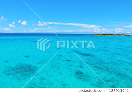 Okinawa Miyakojima blue sky and sea Okinawa Miyakojima blue sky and sea 127915941