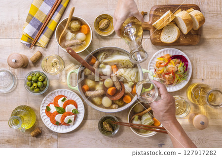 常見的餐桌場景 常見的餐桌場景 127917282