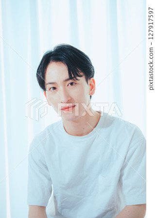 光與微笑的簡單肖像 光與微笑的簡單肖像 127917597