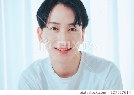 光與微笑的簡單肖像 127917614