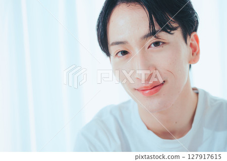 光與微笑的簡單肖像 127917615