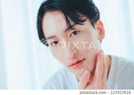 光與微笑的簡單肖像 127917616