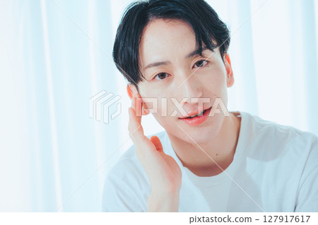 光與微笑的簡單肖像 光與微笑的簡單肖像 127917617