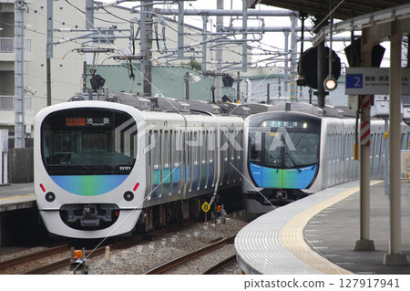 [SI] Seibu Ikebukuro Line 30000 Series Train (Commuter Express - 10-Car Train: Ikebukuro⇔Hanno) 127917941