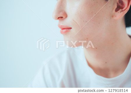 Men's skin care - natural beauty images 127918514