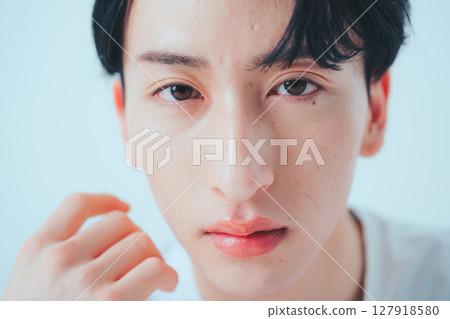 Men's eye care - natural and realistic beauty cuts Men's eye care - natural and realistic beauty cuts 127918580
