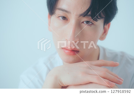 Men's eye care - natural and realistic beauty cuts Men's eye care - natural and realistic beauty cuts 127918592