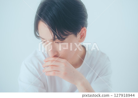 裹著柔軟的面紗－倦怠的目光 127918944