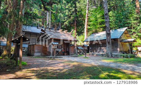 仁科神明神社:山門、拜殿、神樂堂 仁科神明神社:山門、拜殿、神樂堂 127918986