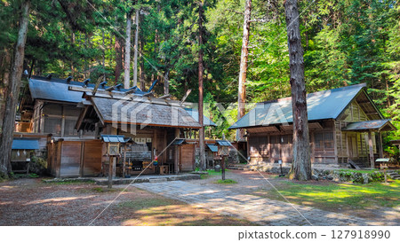 仁科神明神社:山門、拜殿、神樂堂 仁科神明神社:山門、拜殿、神樂堂 127918990