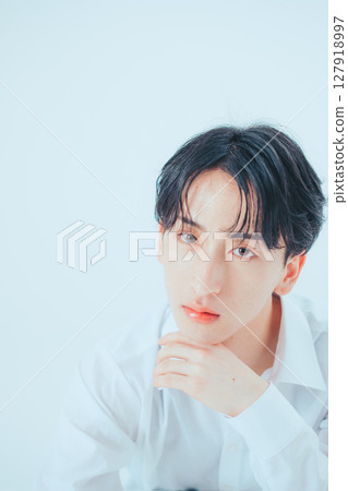 穿出透明感－韓式男士妝容寫真 127918997