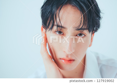 穿出透明感－韓式男士妝容寫真 127919002