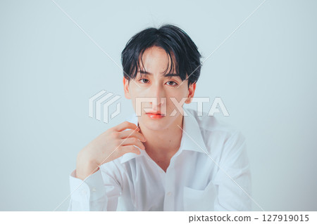 穿出透明感－韓式男士妝容寫真 127919015