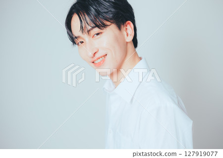 韓式男士肖像－簡潔乾淨的鏡頭 127919077