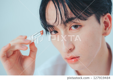 Korean men's natural beauty with lipstick Korean men's natural beauty with lipstick 127919484