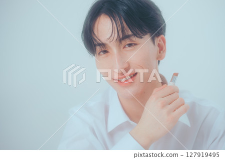 Korean men's natural beauty with lipstick Korean men's natural beauty with lipstick 127919495