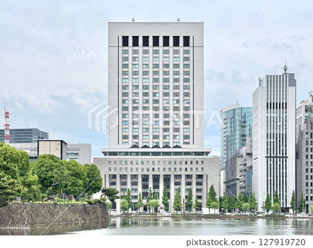 Dai-ichi Life Hibiya First (center of photo. Formerly known as DN Tower 21) 127919720