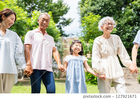 三代家庭家庭形象 127921671