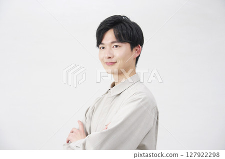 男性，20 多歲，肖像，白色背景 127922298