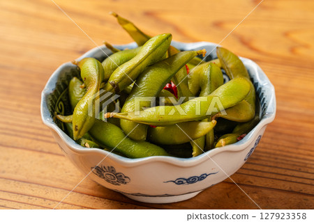 Boiled Edamame 127923358