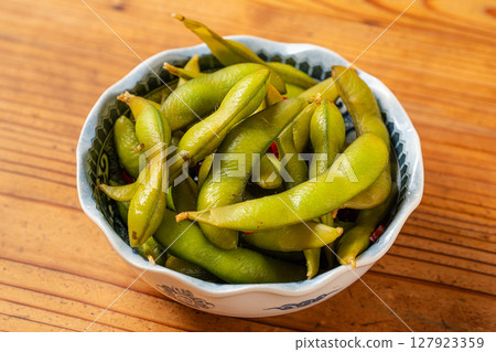 煮熟的毛豆 煮熟的毛豆 127923359