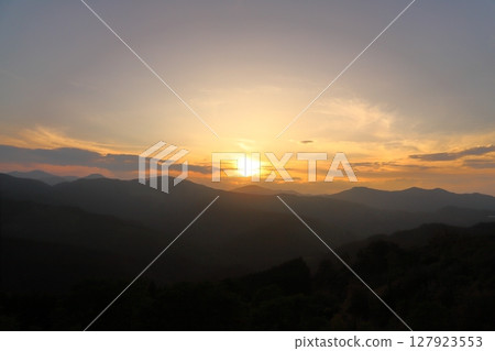 Sunset sky, sunset, clouds, mountains Sunset sky, sunset, clouds, mountains 127923553