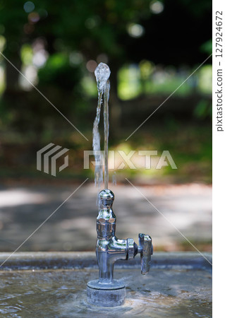 公園飲水機 公園飲水機 127924672